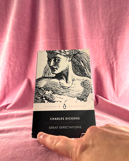 Great Expectations (Penguin Classics) by Charles Dickens