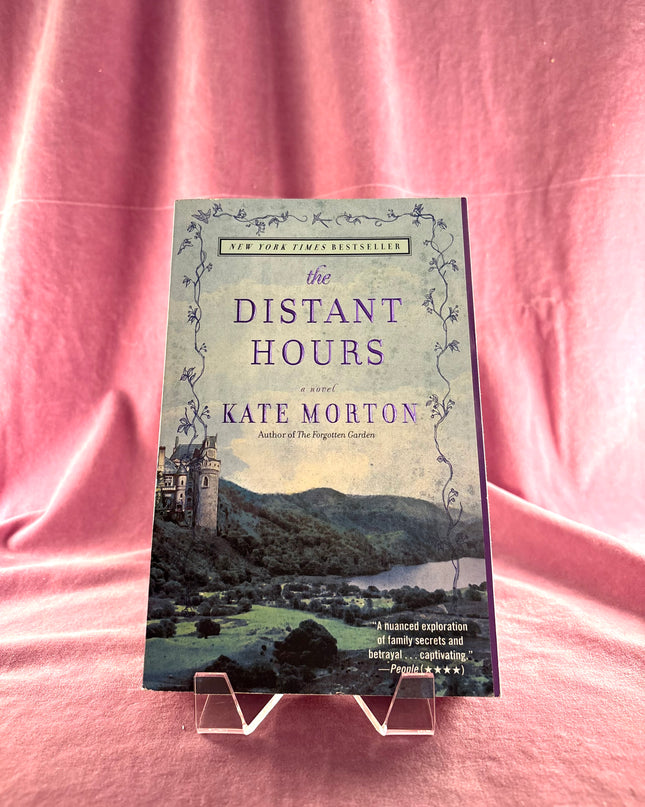 The Distant Hours: A Novel - Kate Morton (Paperback)