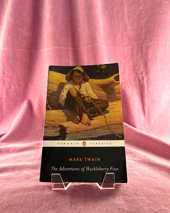 The Adventures of Huckleberry Finn (Penguin Classics) by Mark Twain