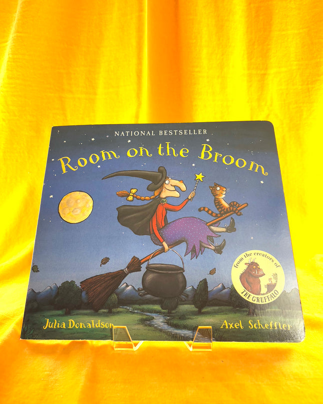 Room on the Broom by Julia Donaldson (Board Book)