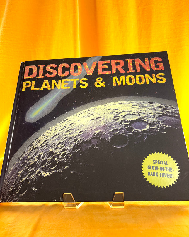 Discovering Planets and Moons: The Ultimate Guide to the Most Fascinating Features of Our Solar System - Applesauce Press