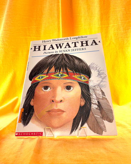 Hiawatha - Susan Jeffers & Henry Wadsworth Longfellow