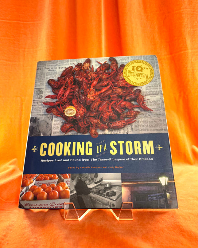 Cooking Up A Storm: Recipes Lost and found from the Times-Picayune of New Orleans - Marcelle Bienvenu,Judy Walker
