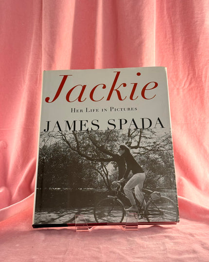 Jackie: Her Life in Pictures - James Spada