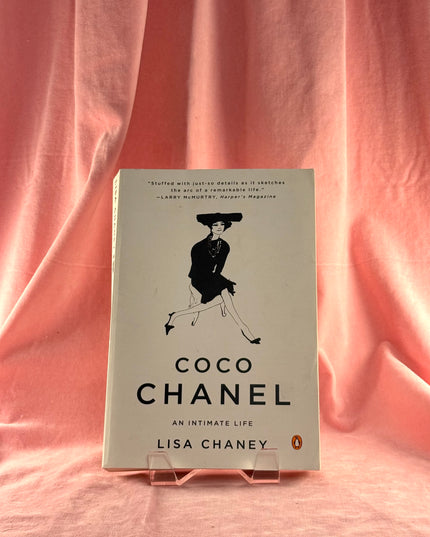 Coco Chanel: An Intimate Life - Lisa Chaney