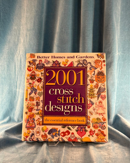 2001 Cross Stitch Designs: The Essential Reference Book