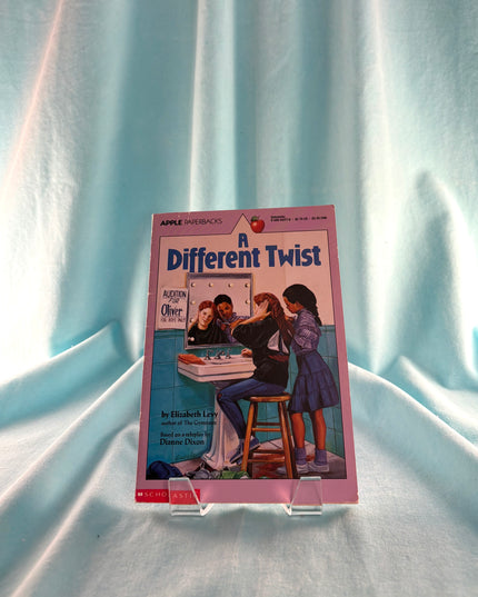 A Different Twist - Elizabeth Levy (Vintage)