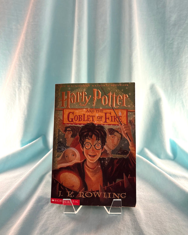 Harry Potter and the Goblet of Fire (Harry Potter, Book 4) (4) by J. K. Rowling