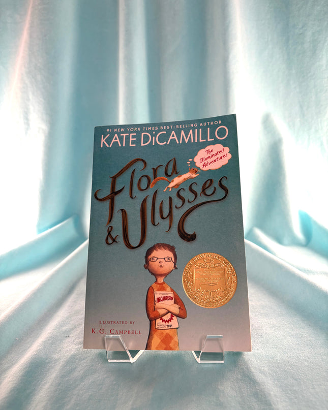 Flora and Ulysses: The Illuminated Adventures - Kate DiCamillo