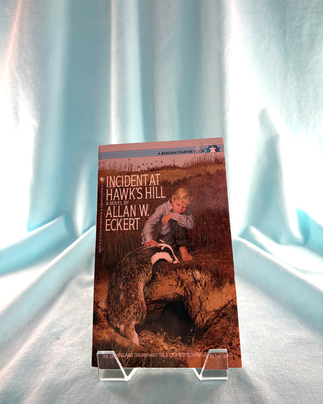 Incident at Hawk's Hill - Allan W. Eckert