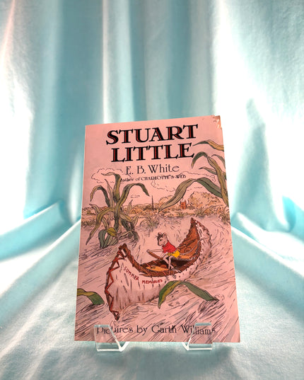 Stuart Little by E.B. White,Garth Williams