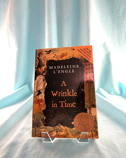 A Wrinkle in Time (Time Quintet) by MADELEINE LENGLE