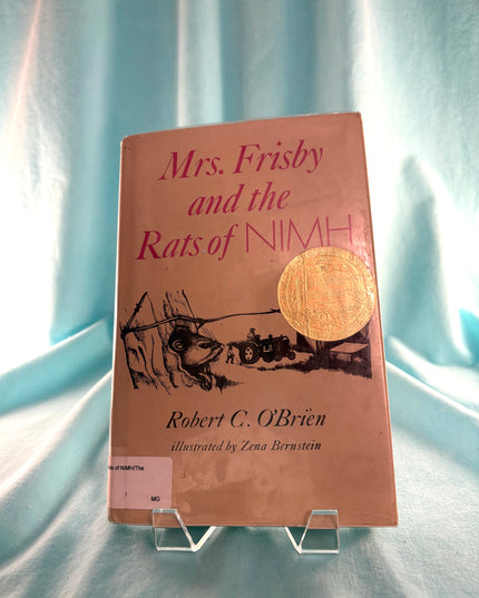 Book cover of 'Mrs. Frisby and the Rats of NIMH' with a gold medal on a light blue background