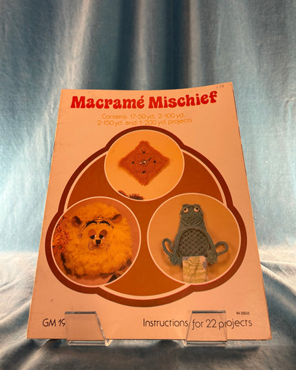 Macrame Mischief (Vintage Booklet)