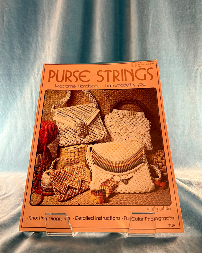 Purse Strings: Macrame Handbags (Vintage Booklet)
