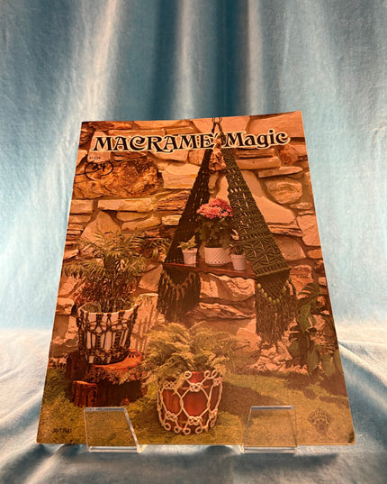 Macrame Magic (Vintage Booklet)