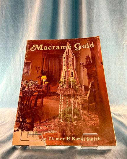 Macrame Gold (Vintage Booklet)