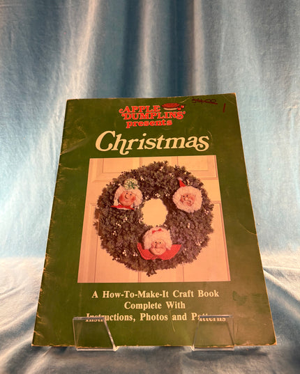 Apple Dumplings Presents: Christmas (Vintage Booklet)