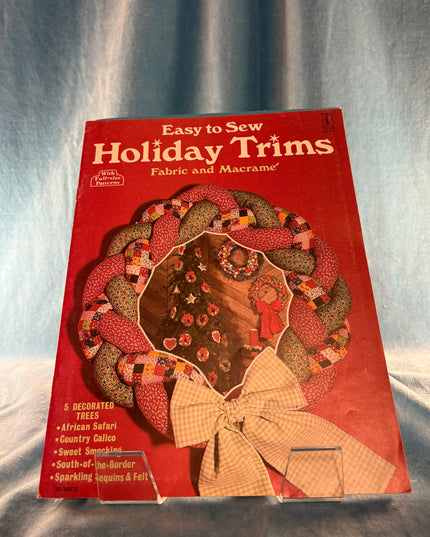 Easy To Sew Holiday Trims (Vintage Booklet)