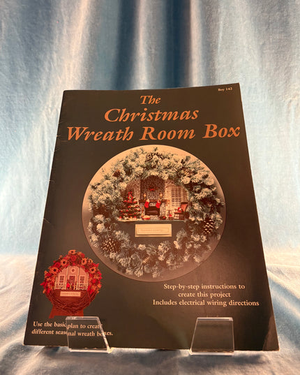 The Christmas Wreath Room Box (Vintage Booklet)