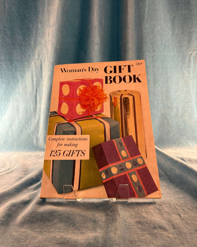 Woman's Day Gift Book (Vintage Booklet)