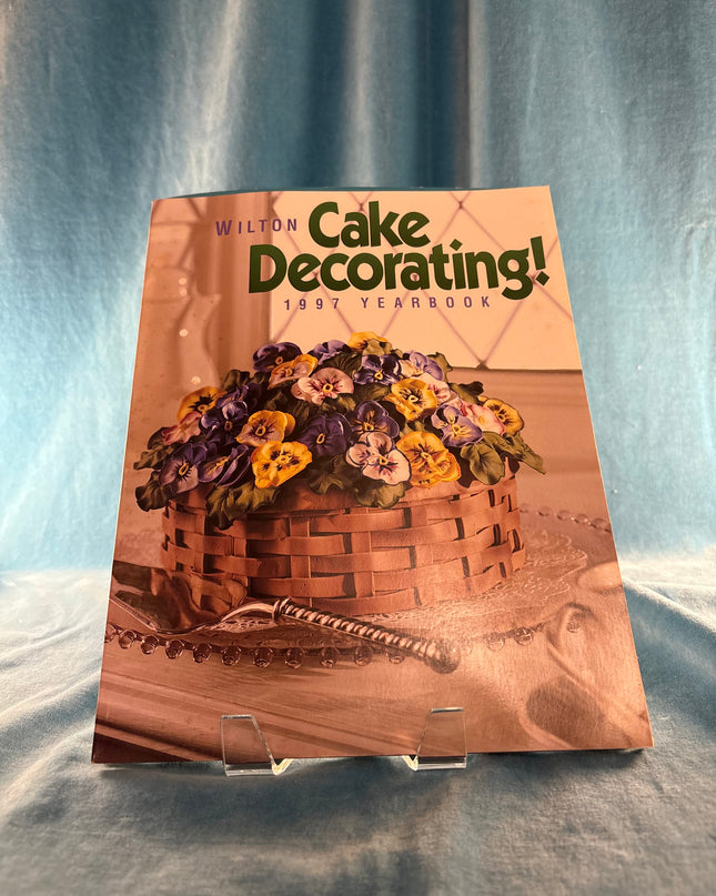 1997 Wilton Yearbook: Cake Decorating
