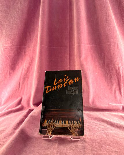 Down a Dark Hall - Lois Duncan (Vintage)