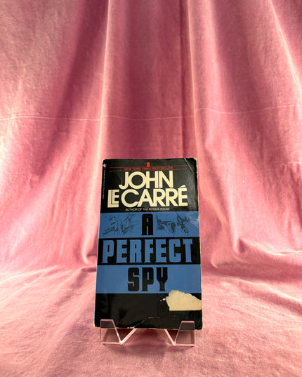 A Perfect Spy - John le Carre (Vintage)