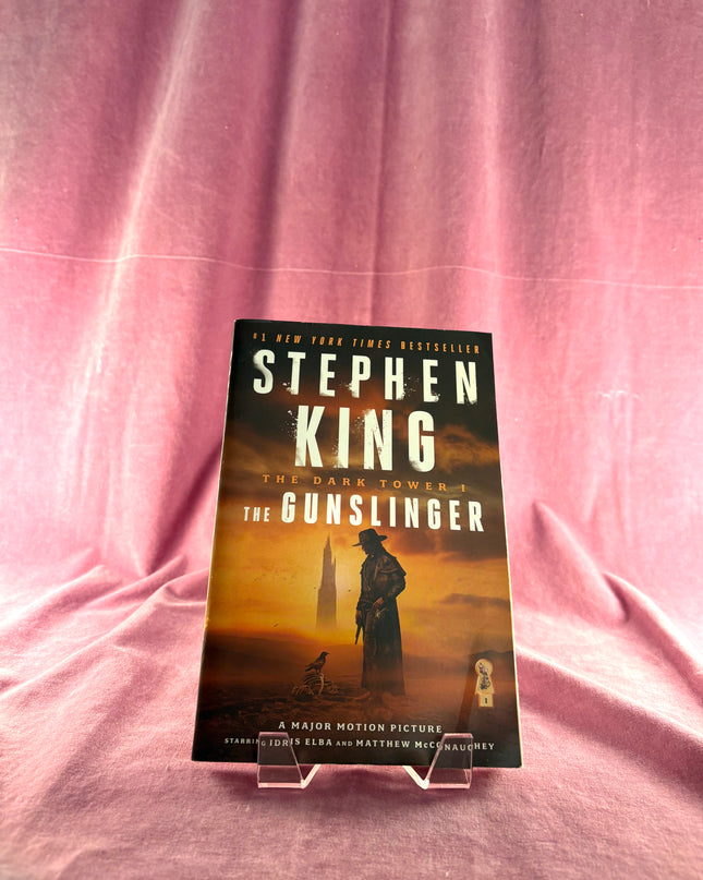 The Dark Tower I: The Gunslinger (Dark Tower (Paperback)) by Stephen King