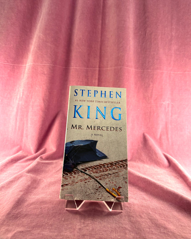 Mr. Mercedes: A Novel (1) (The Bill Hodges Trilogy) by Stephen King